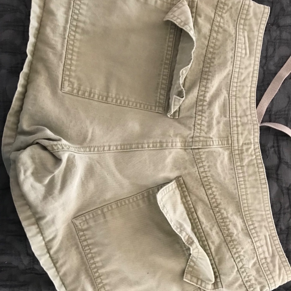 Shorts - Picture 2 of 3